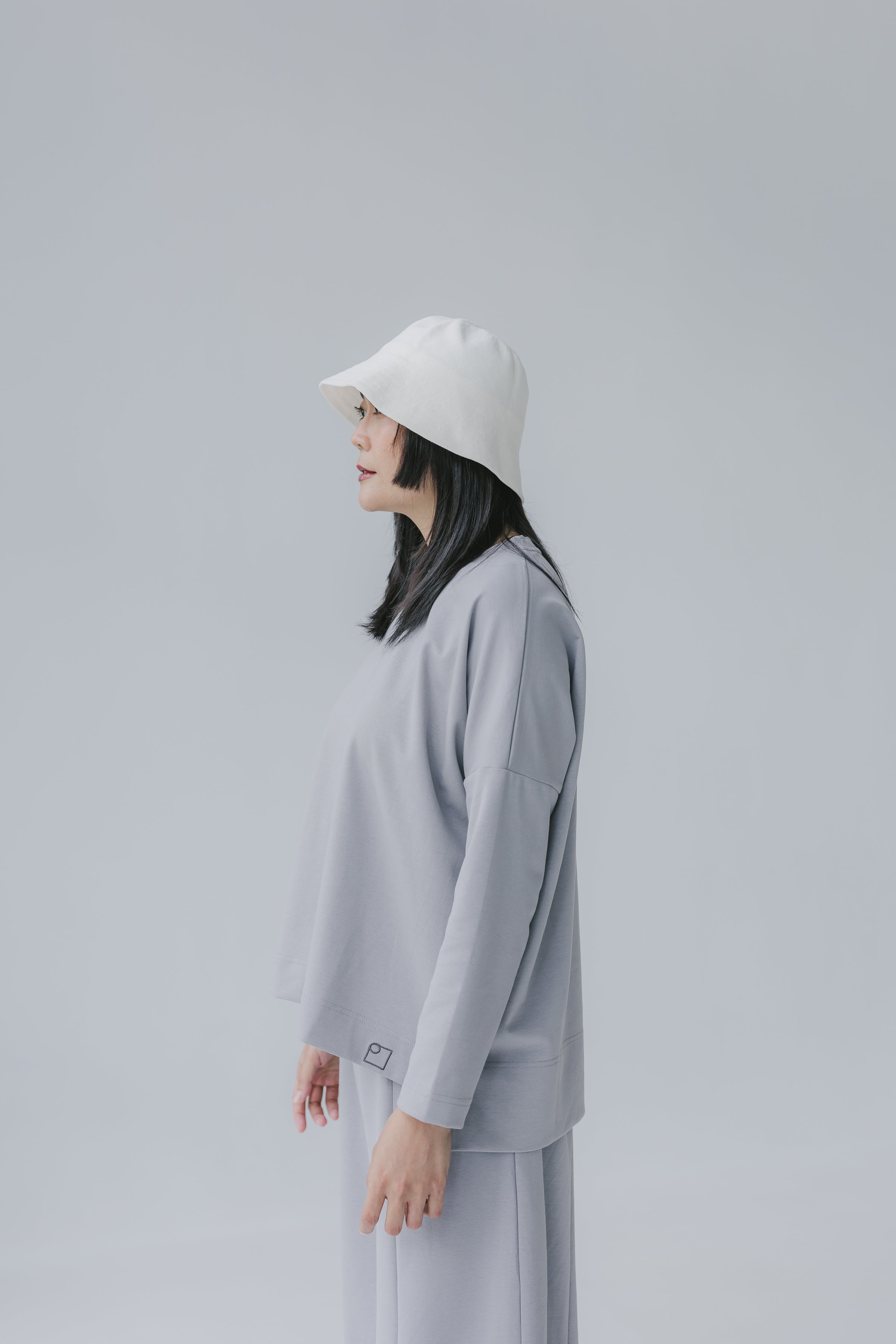 COMFORT WEAR HI-LOW TOP