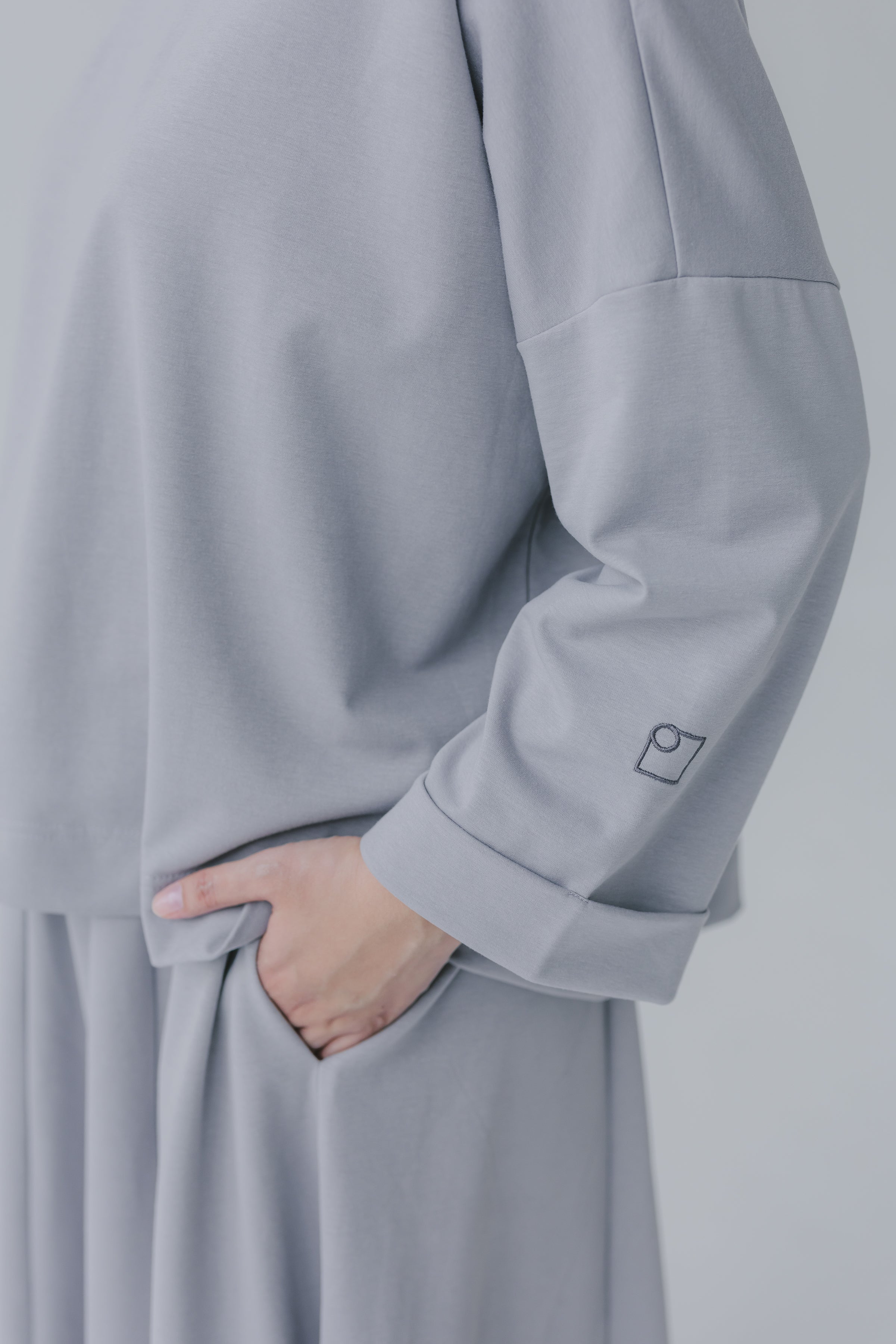 COMFORT WEAR FOLDED CUFF TOP